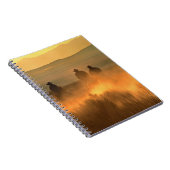 Cowboy Trio: Bergachtige achtergrond galop. Notitieboek (Rechterzijde)