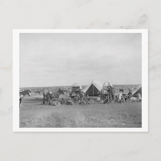 Cowboys die rond de foto van Chuckwagon zitten Briefkaart (Voorkant)