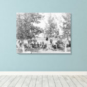 Cowboys eten diner op de grond onder bomen canvas afdruk (Insitu (Houten vloer))