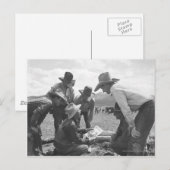 Cowboys kijken naar een tijdschrift briefkaart (Voorkant / Achterkant)