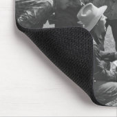 Cowboys kijken naar een tijdschrift muismat (Hoek)