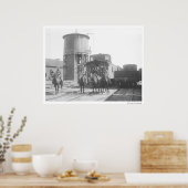 Cowboys op paarden die voor een trein poseren poster (Keuken)