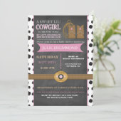Cowgirl Chalkboard Baby Uitnodiging in roze (Staand voorkant)