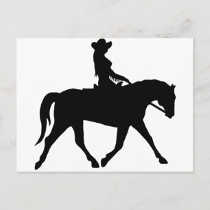 Cowgirl die haar paard uitrust briefkaart
