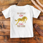 Cowgirl eerste rodeo roze en gouden verjaardag<br><div class="desc">Cowgirl,  eerste rodeo roze en gouden verjaardagsshirt. Golden paard,  western script.</div>
