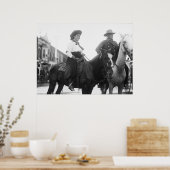 Cowgirl en Cowboy op Horseback: 1908 Poster (Keuken)