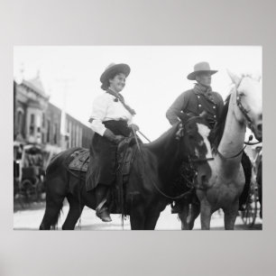 Cowgirl en Cowboy op Horseback: 1908 Poster