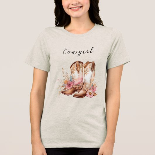 Cowgirl roze crème bruin Koeienhuid bloemlaarzen Tri-Blend Shirt (Voorkant)