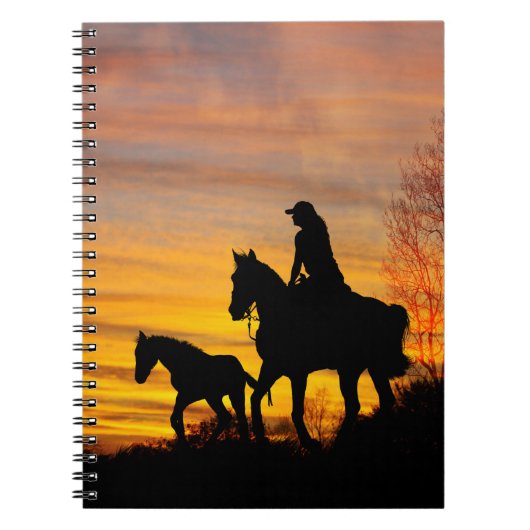 Cowgirl Sunset Horseback Ride Spiral Notitieboek (Voorkant)