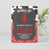 Cowgirl verjaardagsuitnodiging zwart rood koeienpr kaart (Staand voorkant)