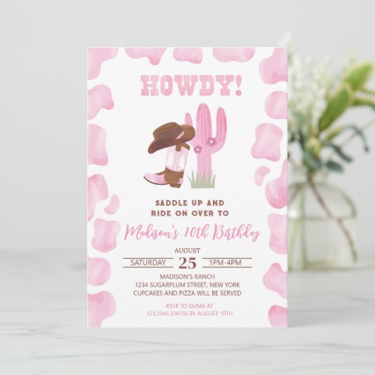 Cowgirl Wild West Westerne Verjaardagsuitnodiginge Kaart (Staand voorkant)