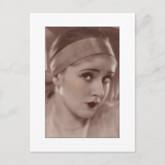 coy beauty from the deco age briefkaart