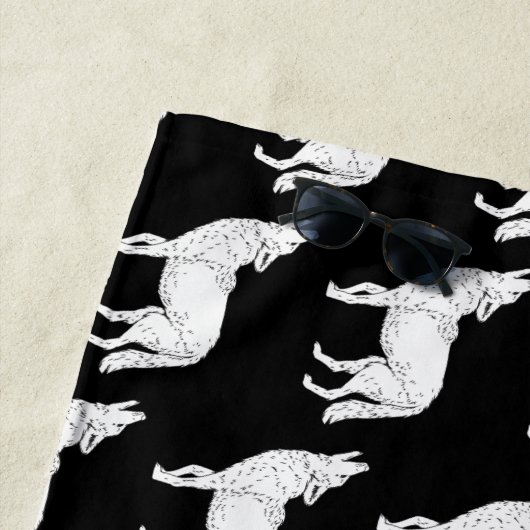 Coyote Howling Thunder_Cove Strandlaken (In situ)