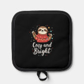 Cozy And Bright Sloth Christmas Lights (4) Pannenlap (Voorkant)