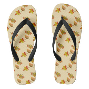 Cozy autumn mapel leaves oak leaves teenslippers