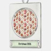 Cozy Christmas Cocoa and Gingerbread Pattern Verzilverd Banner Ornament (Links)