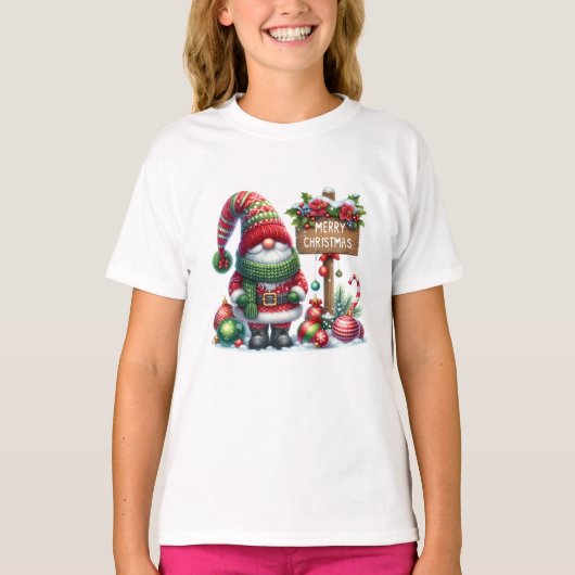 Cozy Christmas Gnome Art – Festive Holiday T-shirt (Voorkant)