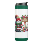 Cozy Christmas Gnome Art – Festive Holiday Thermosbeker (Gedraaid links)