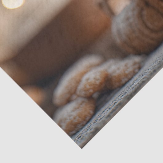 Cozy Christmas Gnome with Gingerbread House Tissuepapier (Detail)