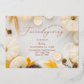 Cozy Friendsgiving Thanksgiving Pumpkin Dinner Folie Uitnodiging (Voorkant)