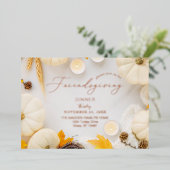 Cozy Friendsgiving Thanksgiving Pumpkin Dinner Folie Uitnodiging (Staand Voorkant)