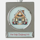 Cozy Gingerbread House Holiday Illustration Verzilverd Banner Ornament (Voorkant)