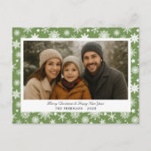 Cozy Green & White Snowflake Holiday Photo Feestdagenkaart (Voorkant)