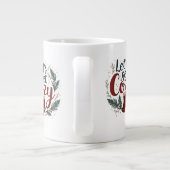 Cozy Holiday Pine Berry Lettering Grote Koffiekop (Achterkant)