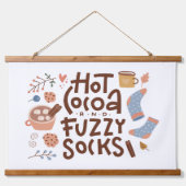 Cozy Hot Cocoa en Fuzzy Sokken Ontwerp Hangend Wandkleed (Voorkant)