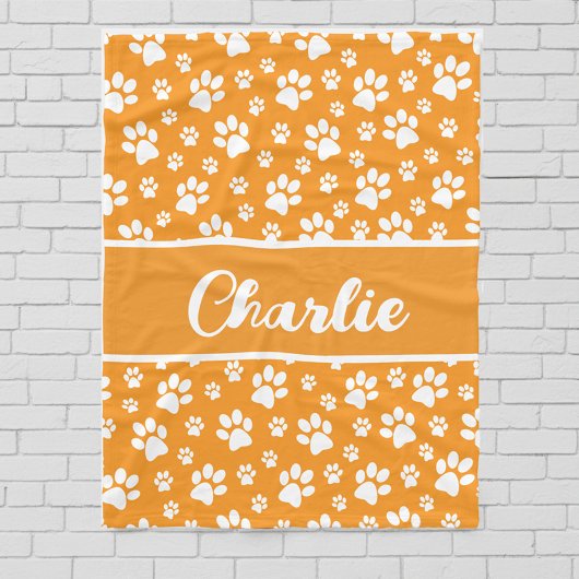 Cozy Paw Print Personalized Dog Blanket – Orange Fleece Deken
