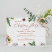 Cozy Rustic Pine Leaves Kerstfeest Folie Uitnodiging (Staand Voorkant)