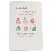 Cozy Scandi Winter Essential Seasons Greetings Medium Cadeauzakje (Voorkant)