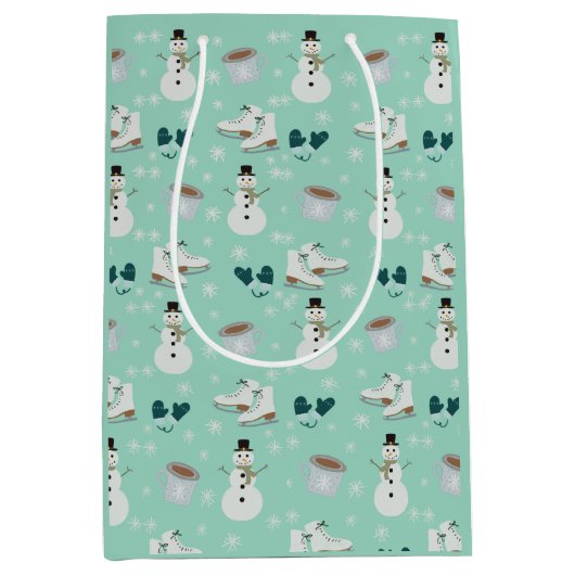 Cozy Winter Wonderland Tree Skirt Medium Cadeauzakje (Voorkant)