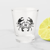 Crab Monogram in een Black Stencil Style Shot Glas (Voorkant)