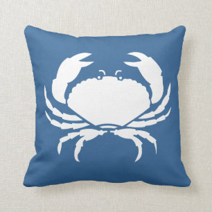 CRAB WHITE op blauwe kussen