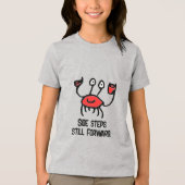 Crabby but Confident – Cartoon Crab T-Shirt (Voorkant)