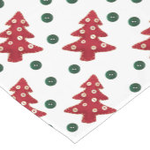 Craft Red Christmas Trees and Buttons Pattern Korte Tafelloper (Hoek)