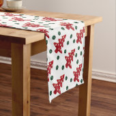 Craft Red Christmas Trees and Buttons Pattern Korte Tafelloper (Voorbeeld)