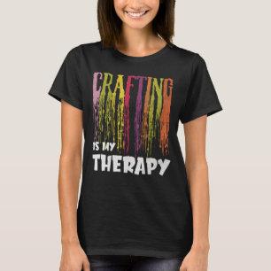 Crafting is mijn Therapy Artistic T-shirt