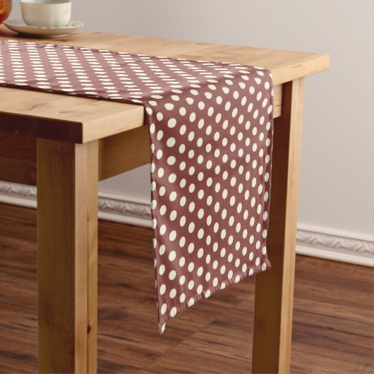 Cranberry en White Polka Dot Medium Tafelloper (Voorbeeld)