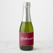 Cranberry Red gestileerde script bruiloft bruidsme Sparkling Wijnetiket (Voorkant)