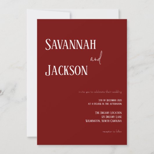 Cranberry Red Modern Elegant Wedding Invitation Kaart (Voorkant)