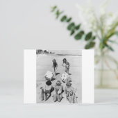 Craps in de zand, jaren '40 briefkaart (Staand voorkant)