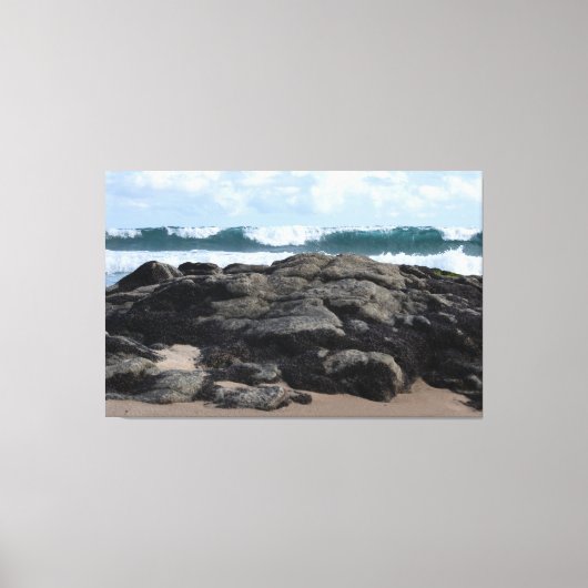 Crashing Ocean Waves Behind Rugged Coastal Rocks Canvas Afdruk (Voorkant)