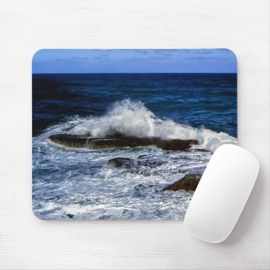 Crashing Wave On Rock Formation Muismat (Met muis)