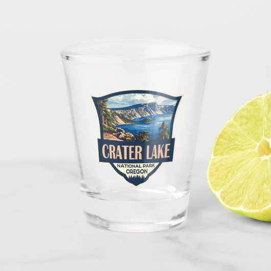Crater Lake National Park Illustratie Retro Badge Shot Glas (Voorkant)