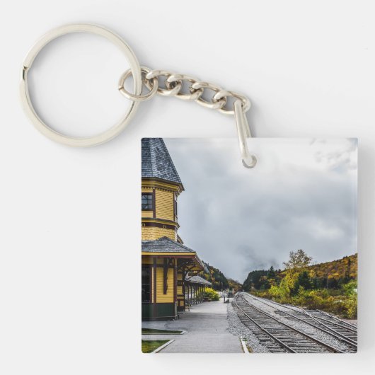 Crawford Notch Train Station Acrylische Sleutelhan Sleutelhanger (Voorkant)