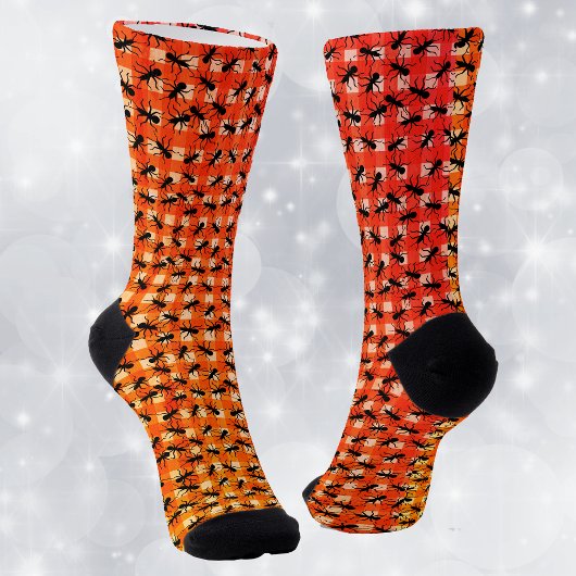 Crawling Black Ants on Red White Picnic Tablecloth Sokken