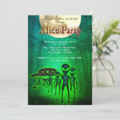 Crazy Alien & UFO in Forest Party Uitnodigen Kaart (Staand voorkant)