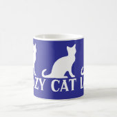 Crazy cat lady koffie mok ontwerp met witte kitten (Center)